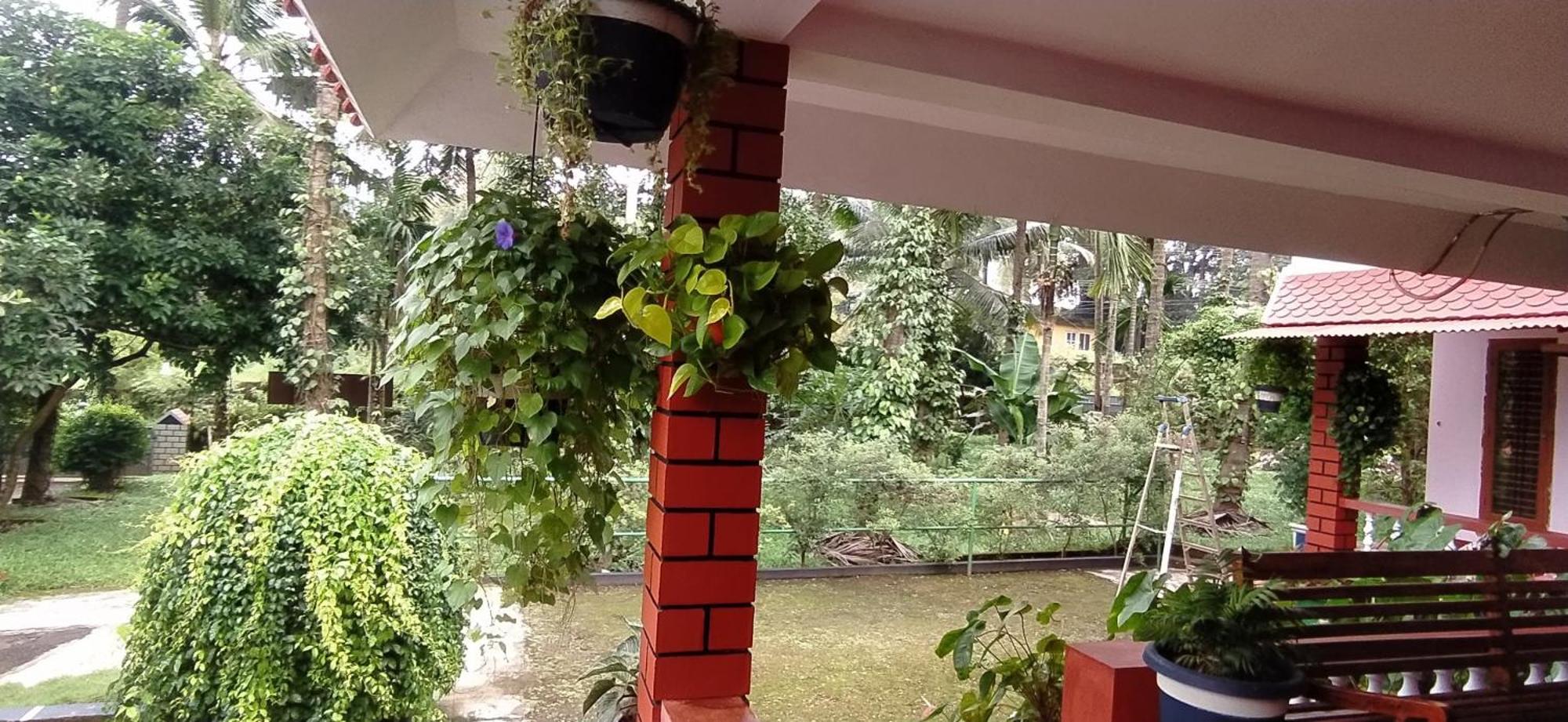 Runnin Airport - Homestay Gurpur Exterior foto